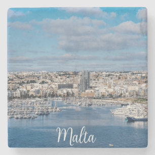 Hafen Sliema mit modernen Gebäude und Booten Steinuntersetzer