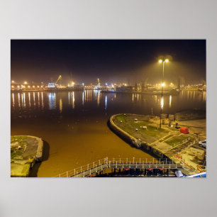 Hafen von Hull bei Nacht – Industrieller Hafen bei Poster
