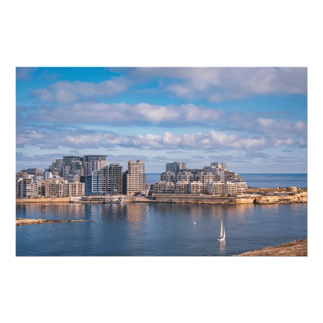 Hafen von Sliema und Wolkenkratzer in Malta Fotodruck (Vorne)