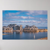 Hafen von Sliema und Wolkenkratzer in Malta