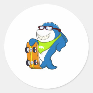 Hai als Skater mit Skateboard Runder Aufkleber