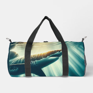 Hai in der Tiefsee und Sonnenlicht Duffle Bag
