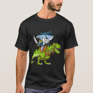 Hai-Pirat reitet T-Rex-Dinosaurier T-Shirt