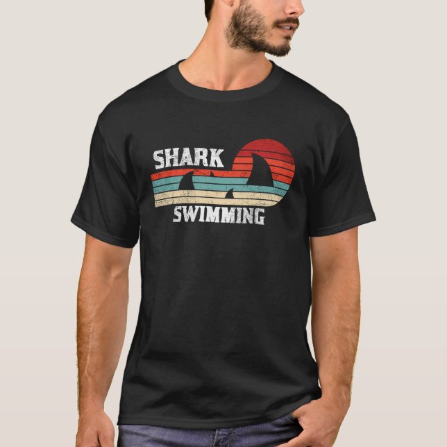Hai schwimmen Hai Flossen schwimmen T-Shirt (Vorderseite)