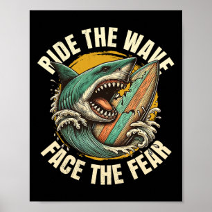 Hai und Surfen. Reite die Welle. Stell dich der An Poster