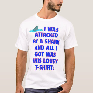 Haifisch-Angriffs-Andenken T-Shirt