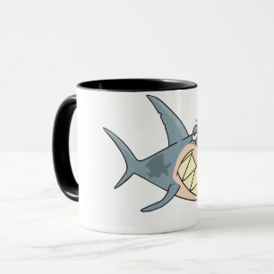 Haifisch unter Verwendung einer Toothpick-Tasse Tasse