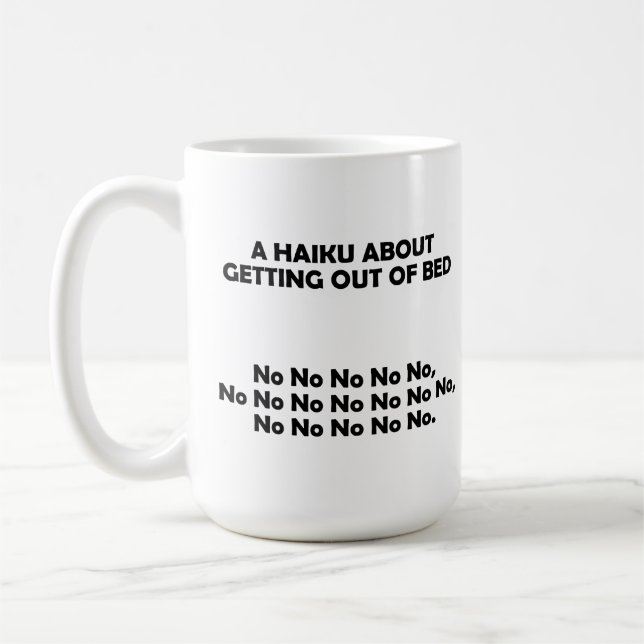 Haiku-Verlassen eine Bett-lustige Tasse (Links)