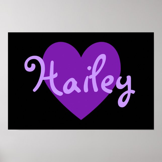 Hailey im Lila Poster (Vorne)