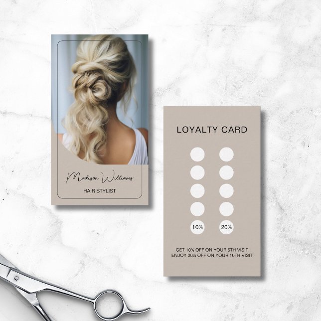 Hair Stylist Moderne Beige Loyalität Karte (Hair Stylist Modern Beige Loyalty Card)