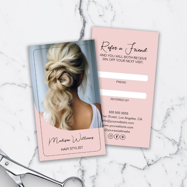 Hair Stylist Modernes Rosa Empfehlungskarte (Hair Stylist Modern Pink Referral Card)