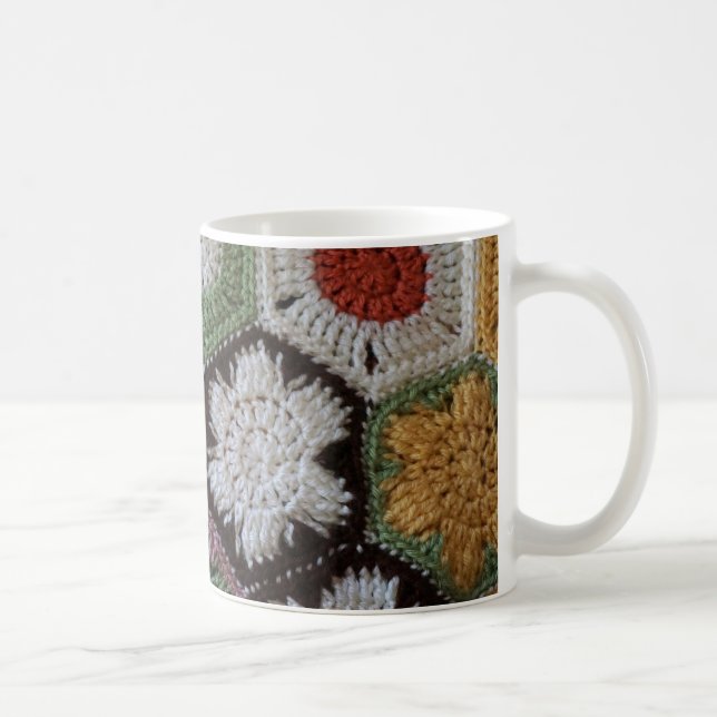 Häkelarbeit-Tasse Kaffeetasse (Rechts)
