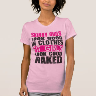 Häkliche Mädchen in Kleidung im Vergleich zu Mädch T-Shirt