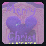 Hakuna Matata Merry Christmas Liebe Design.jpg Quadratischer Aufkleber<br><div class="desc">Hakuna Matata Frohe Weihnachts-Liebe Design. Schönes lila Farbdesign mit einem wunderschönen blauen Herz und einem Hauch von Glitzer im Hintergrund. Eine der besonderen neuesten Hakuna Matata Design diese wunderbare Weihnachtszeit und die phantastische wunderbare Saison. Teilen Sie die Liebe der Weihnachtszeit mit dieser personalisierten Hakuna Matata Original-Kunst für Ihre Ferienzeit. Es...</div>