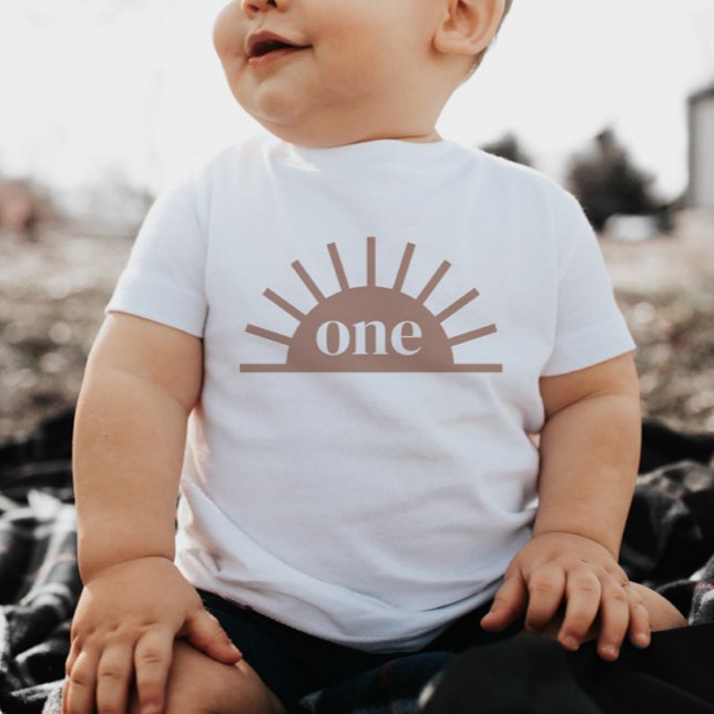 Halb Sun One Terracotta Baby Tshirt (Von Creator hochgeladen)