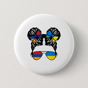 Halbarmenisches halbukrainisches Mädchen Armenien Button