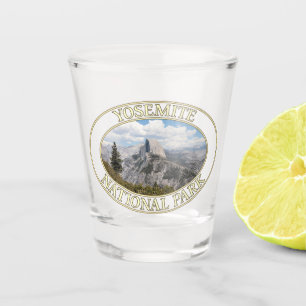 Halbkuppel im Yosemite Nationalpark in Kalifornien Schnapsglas