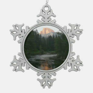 Halbkuppel Sonnenuntergang im Yosemite Nationalpar Schneeflocken Zinn-Ornament
