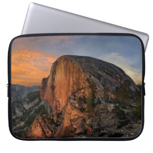 Halbkuppel Sonnenuntergang - Yosemite Laptopschutzhülle