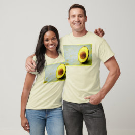 "Half Avocado" Niedliches Foto. Jetzt kaufen T-Shirt