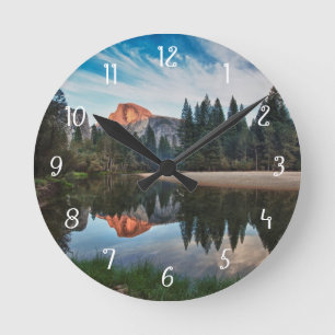 Half Dome and Merced Runde Wanduhr