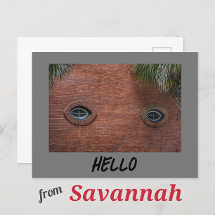 Hallo Backsteinwand-Fenster-Augen Spaß Fotografisc Postkarte