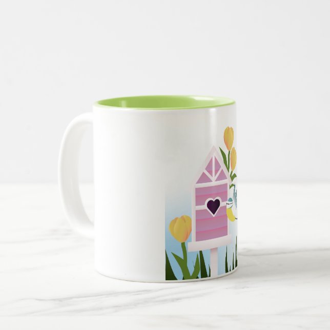 Hallo Frühling - Pastel Birdhouse und Gelbe Tulips Zweifarbige Tasse (Vorderseite Links)