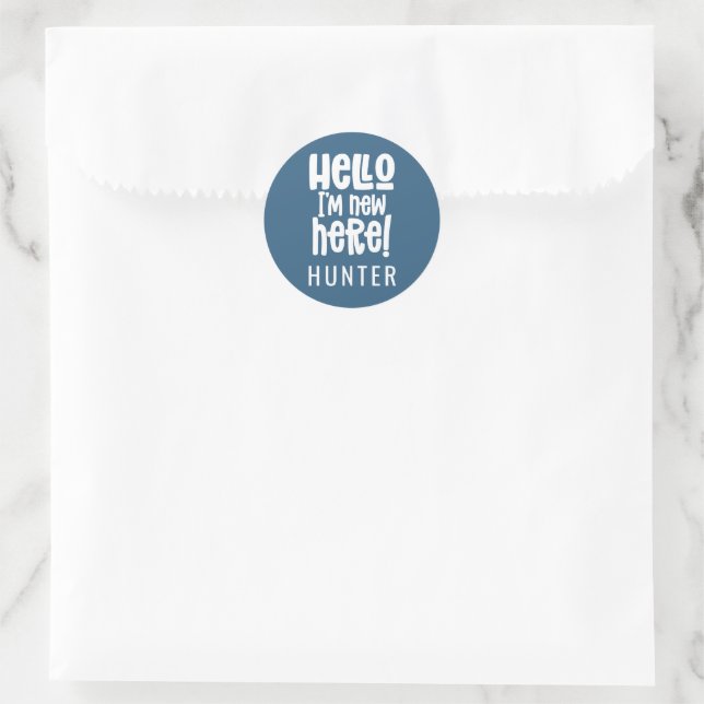 Hallo, ich bin neu hier moderne Geburtsankündigung Runder Aufkleber (Tasche)
