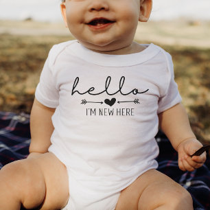 Hallo Ich bin New Here Baby Announcement Geschenk Strampler