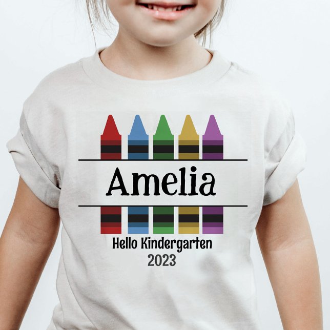 Hallo Kindergarten Crayon Zurück zum Schulnamen T-Shirt (Von Creator hochgeladen)