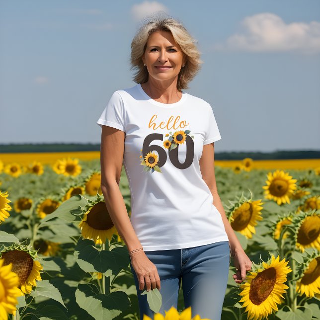 Hallo Sixty Women's Tee Shirt mit Sonnenblumen (🌻 Say Hello to Sixty: Sunflower Women's Tee Shirt! 🎂)