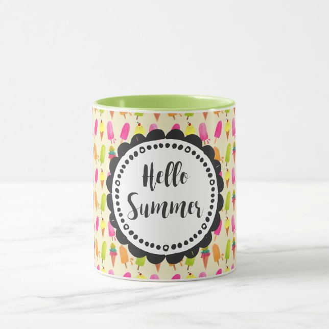 Hallo Sommer Typografie Popsicles und Ice Creme Tasse (Zentrum)