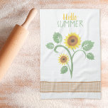 Hallo Summer Sunflower Gingham Geschirrtuch<br><div class="desc">Ein Küchentuch mit einer originalen Illustration von Mango Moon Studio. Hallo Sommer! Eine sonnige,  gelbe Aquarellblume,  begleitet von einer zauberhaften,  braunen Gingham-Grenze,  die eine Touch rustikaler Eleganz verleiht!</div>