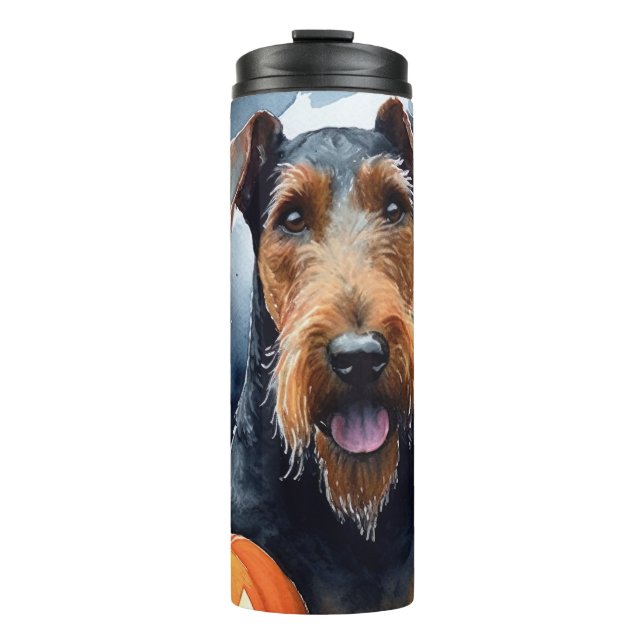 Halloween Airedale mit Pumpkins Beängstigend Thermosbecher (Vorderseite)