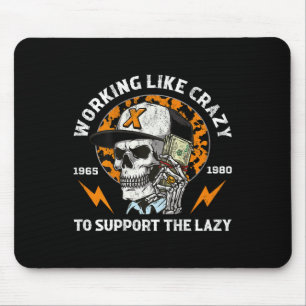 Halloween arbeitet wie verrückt, um die Faulen I z Mousepad