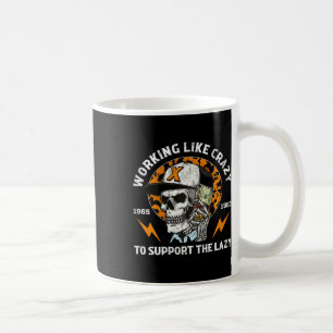 Halloween arbeitete wie verrückt, um die Lazy I zu Kaffeetasse