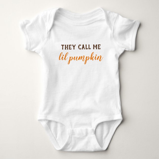 Halloween Baby Kleidung, die sie mich Lil Pumpkin  Baby Strampler (Vorderseite)