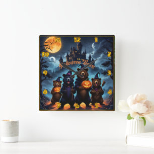 Halloween-Bärenbär-Ansammlung in einem unheimliche Quadratische Wanduhr