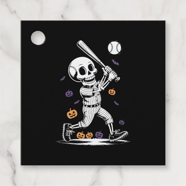 Halloween Baseball Skelett Schlägt Geschenkanhänger (Vorderseite)