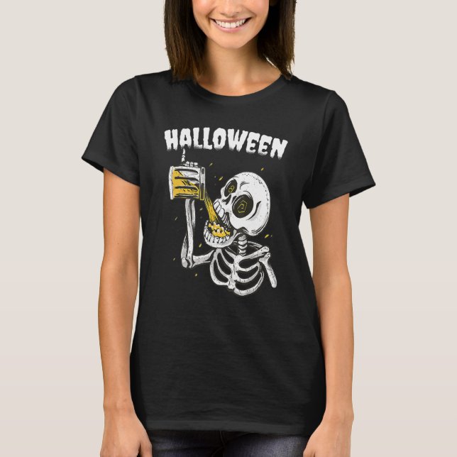 Halloween Beer Drinking Skeleton T-Shirt (Vorderseite)