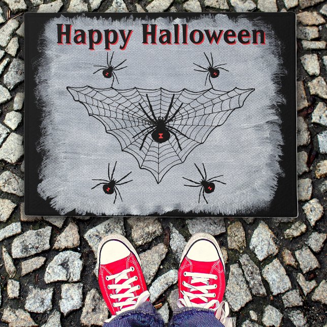 Halloween Black Widow Spinnen im Web Rustikal Weiß Fußmatte (Crawling black widow spiders triangular web on black and white Happy Halloween door mat.)