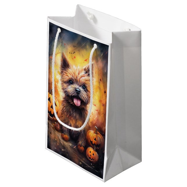 Halloween Cairn Terrier mit Pumpkins Beängstigend Kleine Geschenktüte (Vorderseite Schrägansicht)