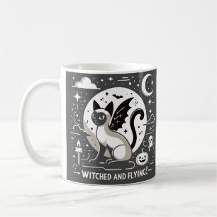 Halloween Charm: Siamische Katze im Whimsical Flig Kaffeetasse