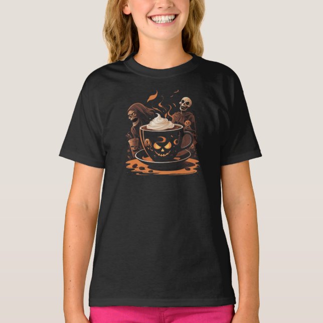 Halloween Coffee Art – Spooky Latte with Skeletons T-Shirt (Vorderseite)