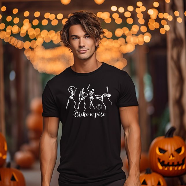 Halloween Dancing Skeleton Pose Funny T-Shirt (Von Creator hochgeladen)