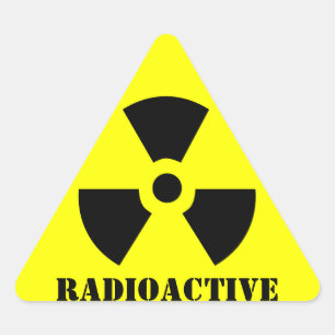 Halloween-Eigenschaften der RADIOAKTIVEN Symbolwar Dreieckiger Aufkleber