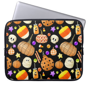 Halloween-Elemente: Kürbis, Schädel, Muschelmuster Laptopschutzhülle