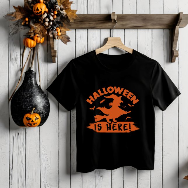 Halloween est ici T-shirt (Créateur téléchargé)