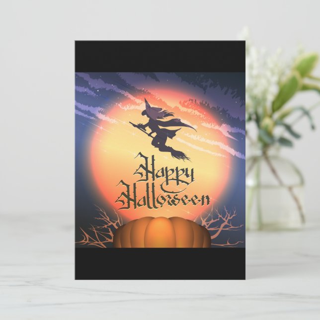 Halloween Flying Witch Broom Pumpkin Einladung (Stehend Vorderseite)