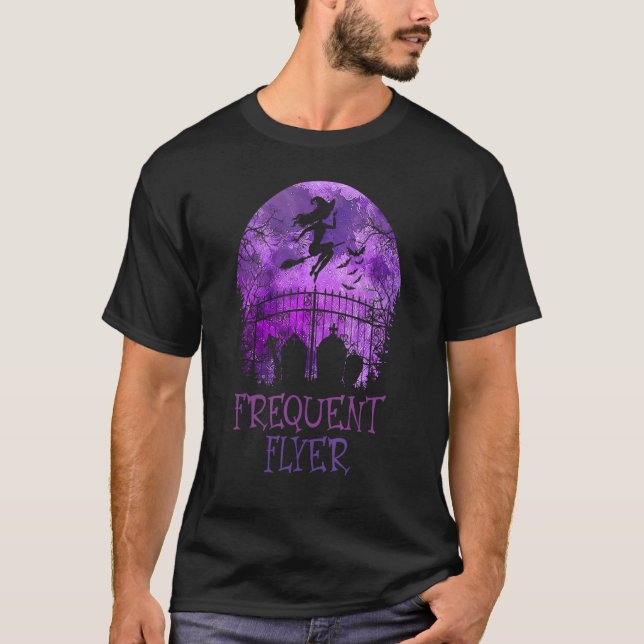 Halloween Frequent Flyer In The Cemetery Lazy Cost T-Shirt (Vorderseite)